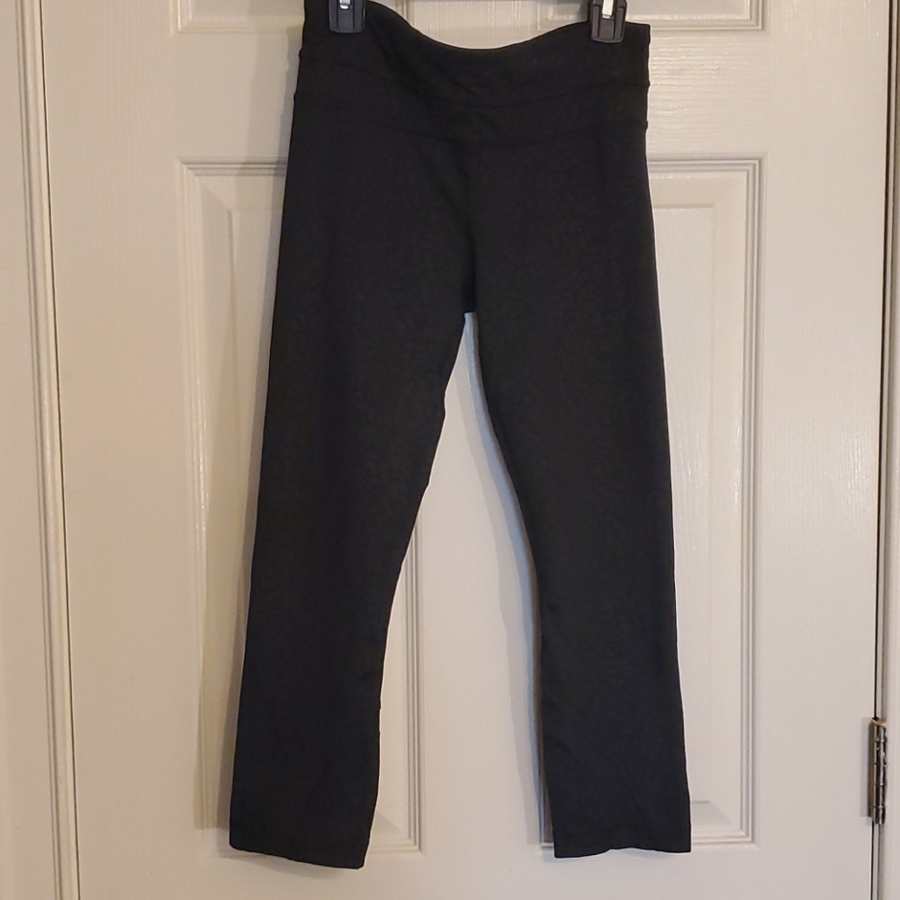 Lululemon capri leggings size 4